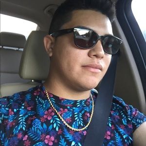 Meet your Posher, Uriel